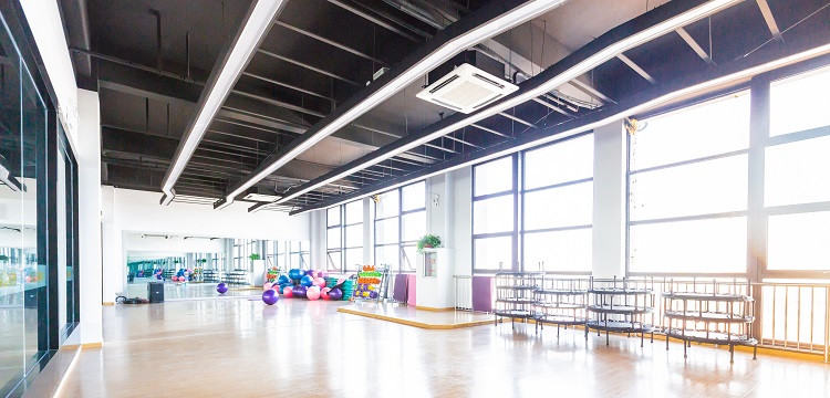 工廠監控壞了，導致線路中零線帶電，交流充電樁不能使用，請問如何判斷??電車的家用充電樁和隨車充電氣結構工作原理是一樣的么 